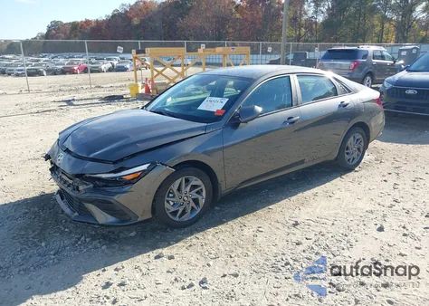 2024 Hyundai Elantra Sel z USA, uszkodzony, nr VIN KMHLM4DG5RU717835